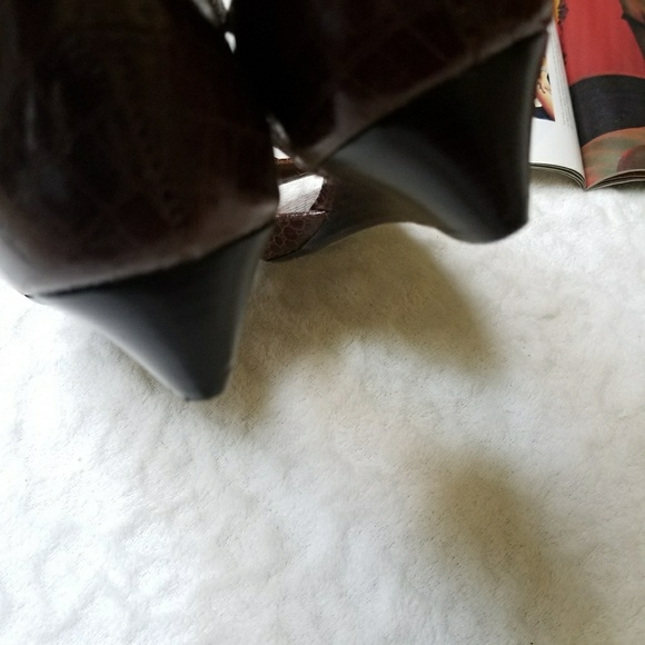 Joan & David Circa Croc Embossed Low Wedge Sandals - Picture 6 of 6